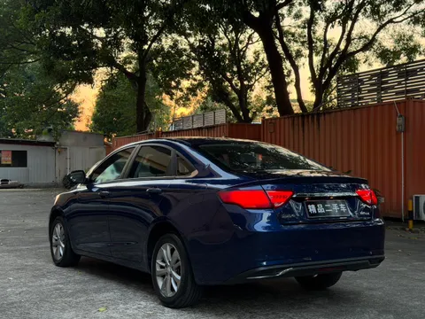 Geely Emgrand GL