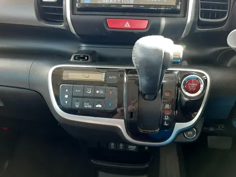 Honda N-BOX Slash