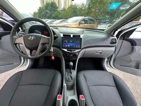 Hyundai Reina