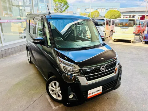 Nissan Dayz Roox