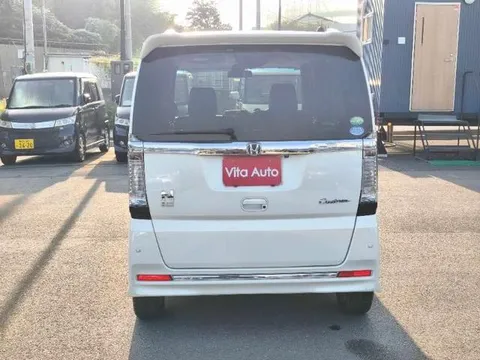 Honda N-BOX Custom