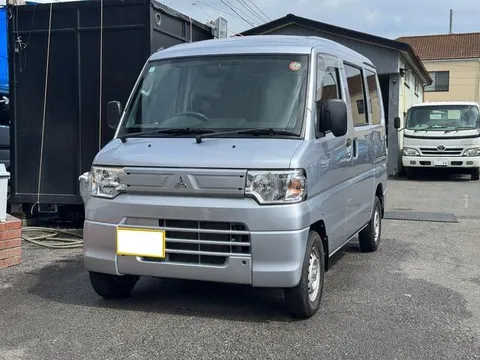 Mitsubishi Minicab Van