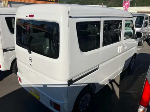 Nissan Clipper Van