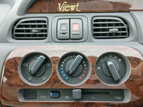 Mitsuoka Viewt
