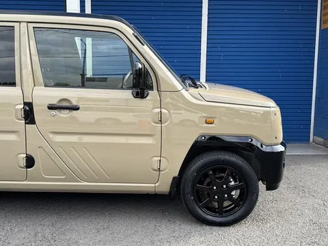 Daihatsu Naked
