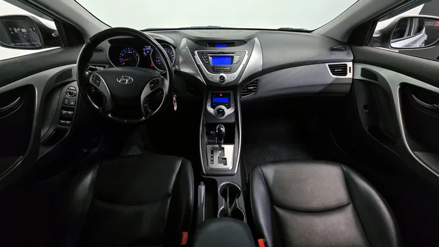 Hyundai Elantra (Avante)
