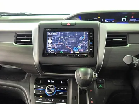 Honda Freed Plus