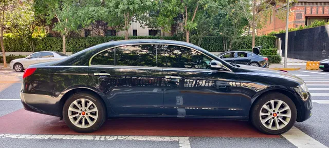 Hongqi H7