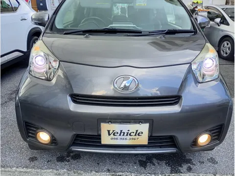 Toyota iQ