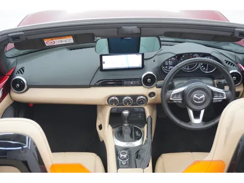 Mazda MX-5 (Roadster)
