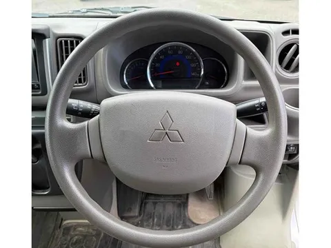 Mitsubishi Minicab Van