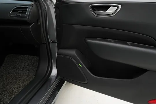Renault Talisman (SM6)