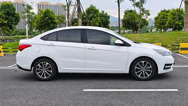 Chery Arrizo 5