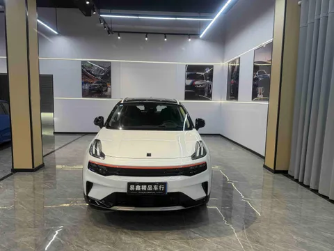Lynk & Co 06