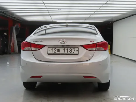 Hyundai Elantra (Avante)