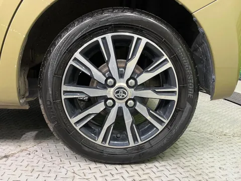 Toyota Pixis Mega