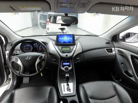 Hyundai Elantra (Avante)