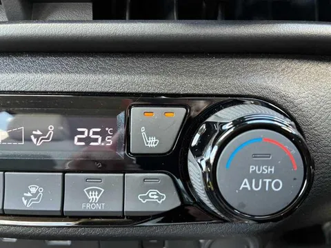 Nissan Note Aura