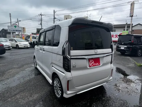 Honda N-BOX Custom