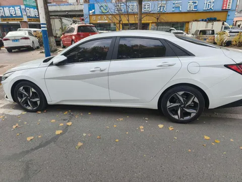Hyundai Elantra (Avante)