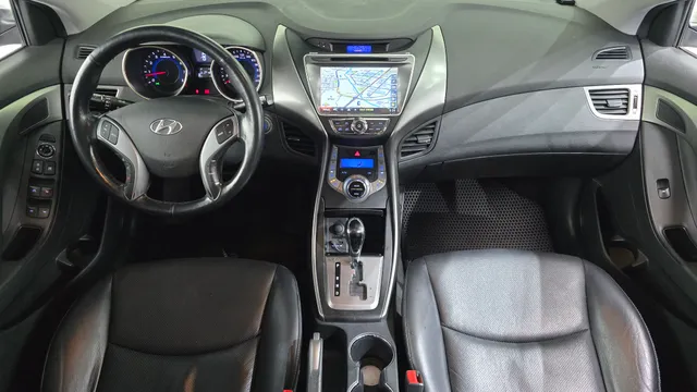 Hyundai Elantra (Avante)