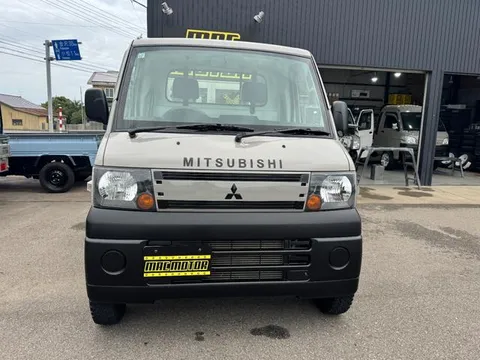 Mitsubishi Minicab Truck