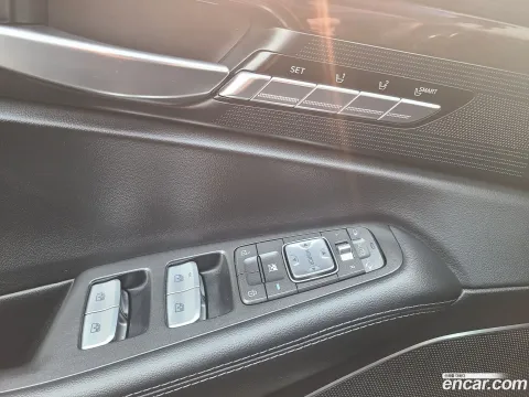 Genesis G90 (EQ900)