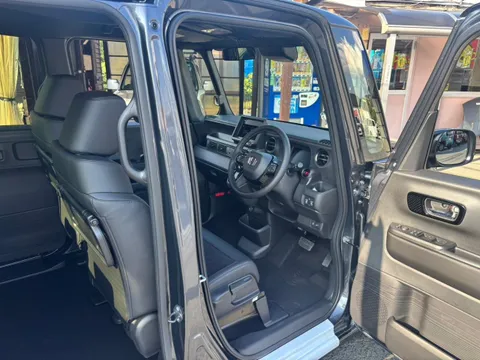 Honda N-BOX Custom