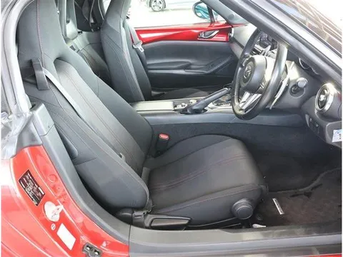 Mazda MX-5 (Roadster)