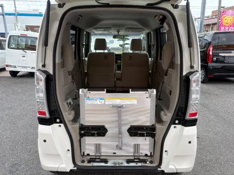 Honda N-BOX Plus