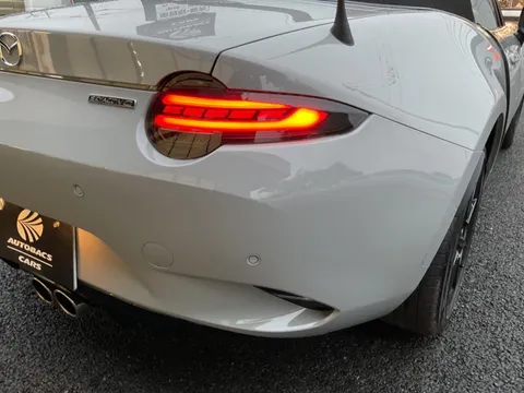 Mazda MX-5 (Roadster)