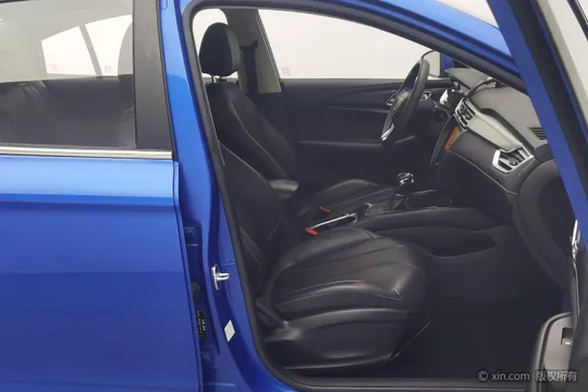 Roewe i5