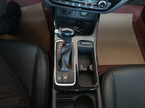 Kia K4