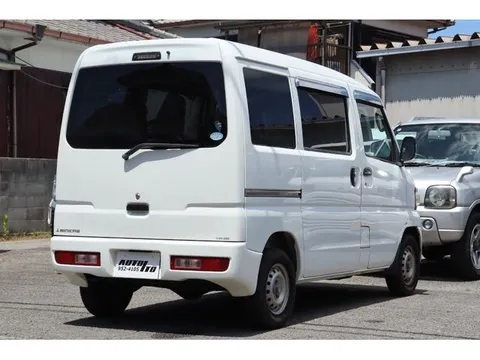 Mitsubishi Minicab Van