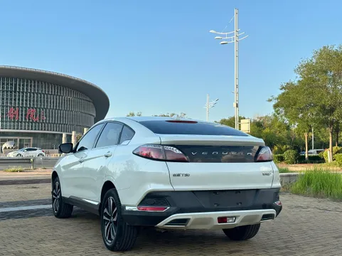 Venucia T90