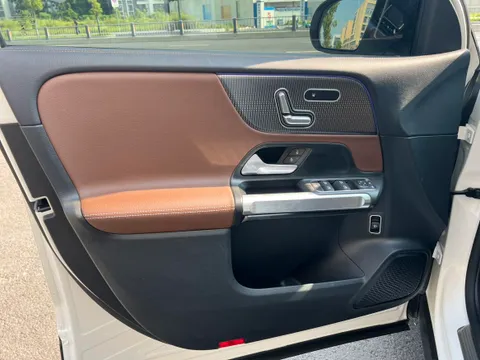 Mercedes-Benz Mercedes-Benz GLB
