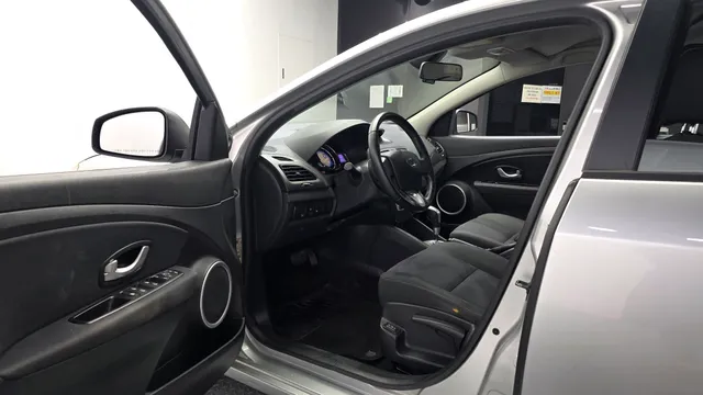 Renault SM3