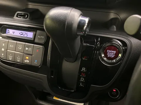 Honda N-BOX Slash