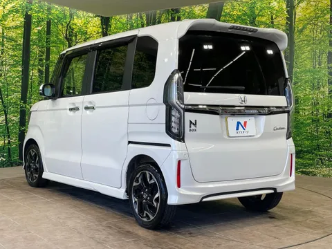 Honda N-BOX Custom