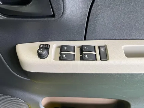 Daihatsu Mira Tocot