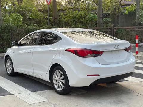 Hyundai Elantra (Avante)