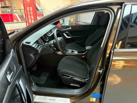 Peugeot 408