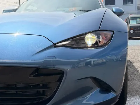 Mazda MX-5 (Roadster)