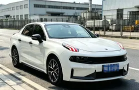 Lynk & Co 03