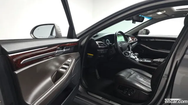 Genesis G90 (EQ900)