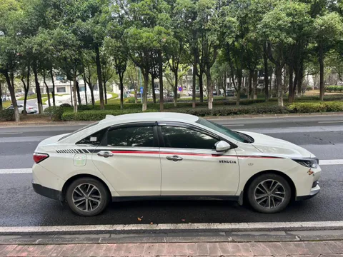 Venucia D60