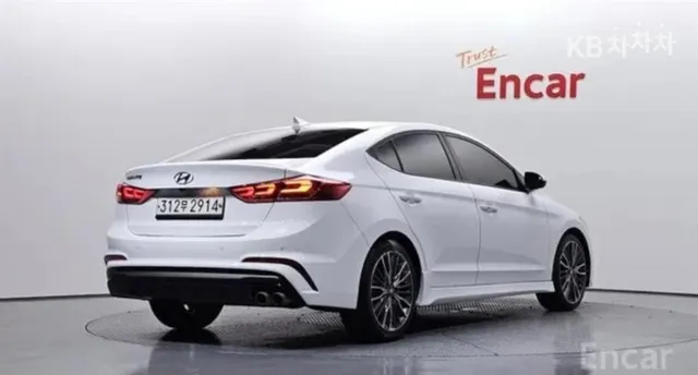 Hyundai Elantra (Avante)