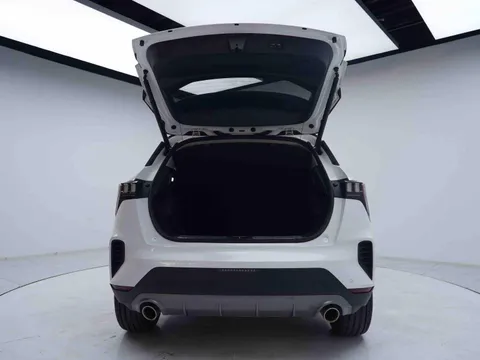 Lynk & Co Lynk & Co 06