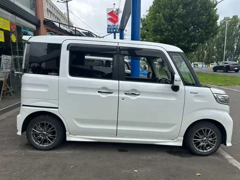 Suzuki Spacia Custom