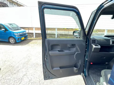 Toyota Pixis Mega